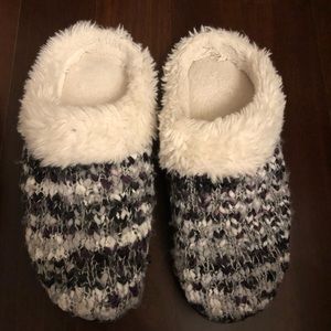 Used slippers faux fur